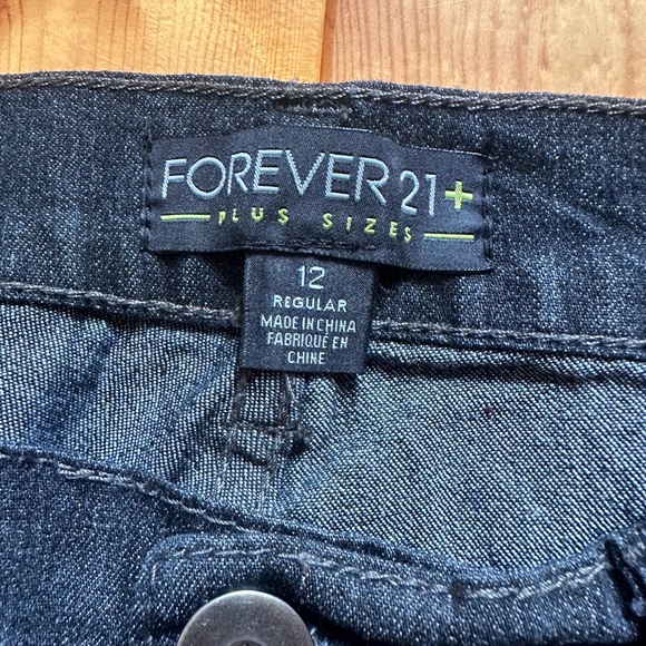 NWOT Forever 21+ Plus Size Jeans - Picture 4 of 4